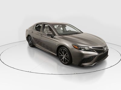 2023 Toyota Camry SE Auto — front three-quarter view