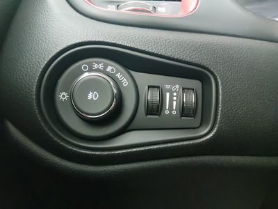 2023 Jeep Renegade - Photo 13