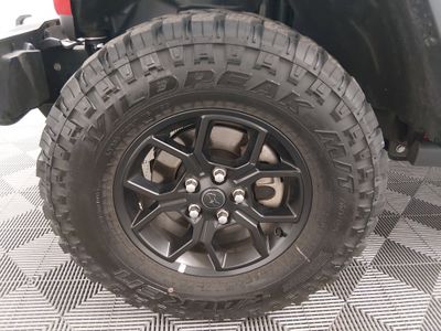 2025 Jeep Wrangler - Photo 10