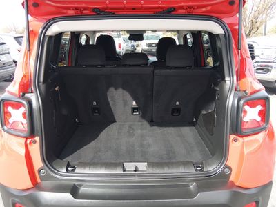 2023 Jeep Renegade - Photo 11