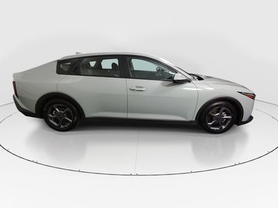 2025 Kia K4 - Photo 8