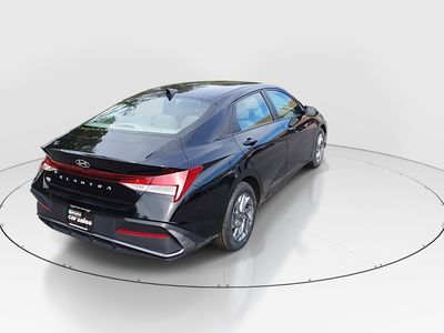 2024 Hyundai Elantra - Photo 7