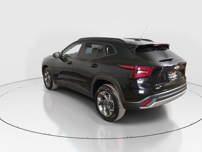 2025 Chevrolet Trax - Photo 5