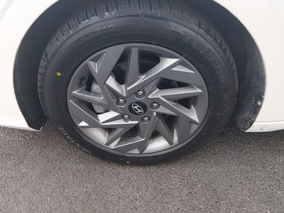 2024 Hyundai Elantra - Photo 10