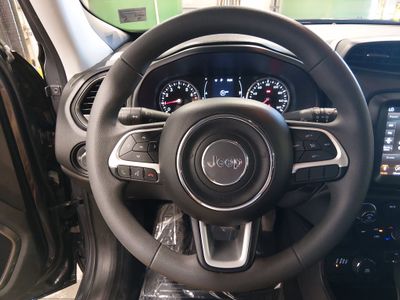 2023 Jeep Renegade - Photo 12