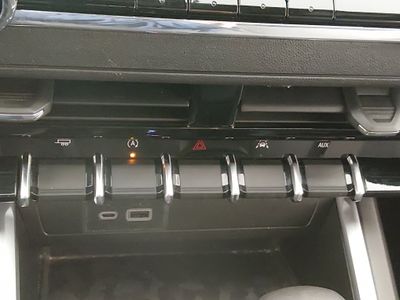 2025 Chevrolet Colorado - Photo 19