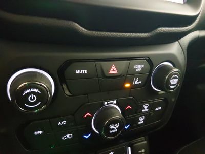 2023 Jeep Renegade - Photo 18