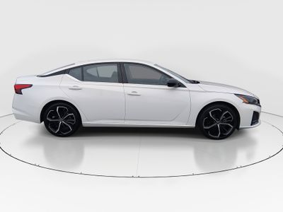 2024 Nissan Altima - Photo 8