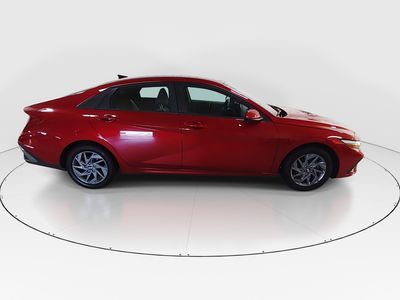 2024 Hyundai Elantra - Photo 8