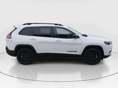 2023 Jeep Cherokee — photo 8 view