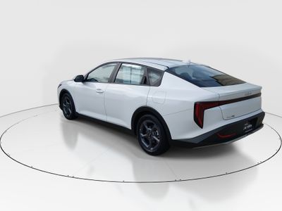 2025 Kia K4 - Photo 5