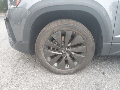 2024 Volkswagen Taos - Photo 10