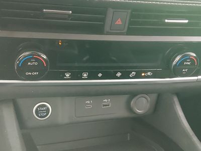 2023 Nissan Rogue — photo 18 view
