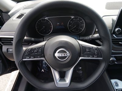 2025 Nissan Altima - Photo 12