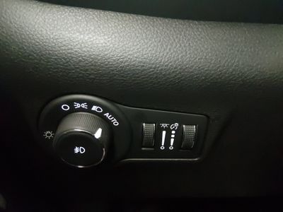 2024 Jeep Compass - Photo 13