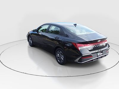 2024 Hyundai Elantra - Photo 5