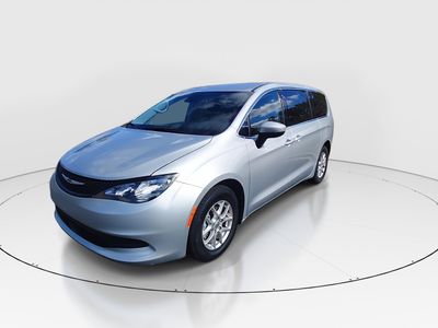 2023 Chrysler Voyager - Photo 3