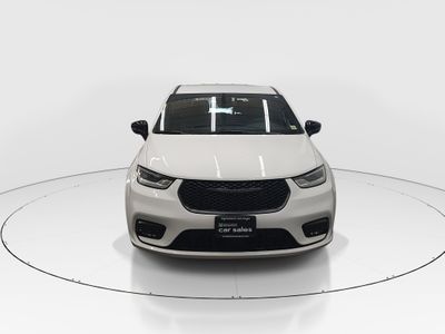2024 Chrysler Pacifica - Photo 2