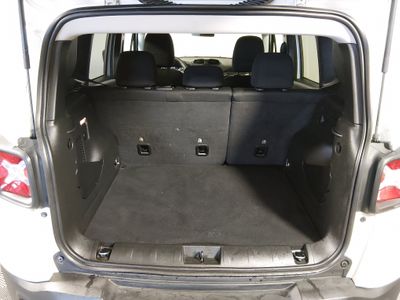2023 Jeep Renegade - Photo 11