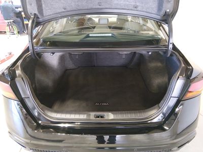 2025 Nissan Altima - Photo 11