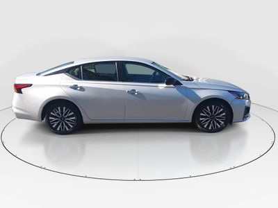 2024 Nissan Altima - Photo 8