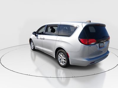 2023 Chrysler Voyager - Photo 5