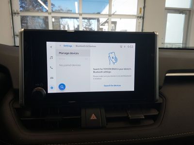 2024 Toyota RAV4 - Photo 17