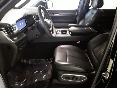 2024 Jeep Wagoneer - Photo 9