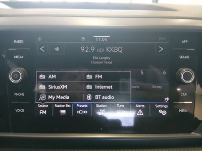 2024 Volkswagen Taos - Photo 18