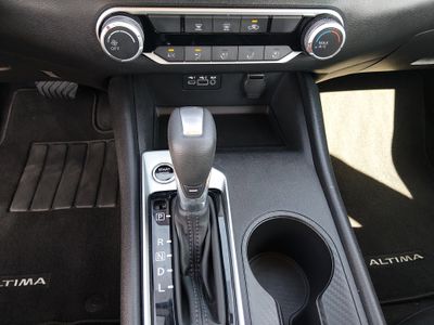 2025 Nissan Altima - Photo 13