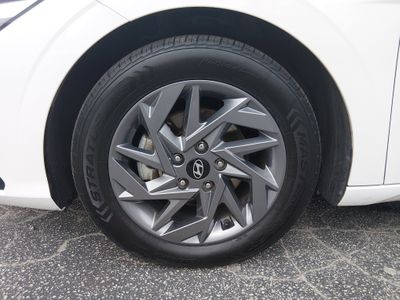 2024 Hyundai Elantra - Photo 10