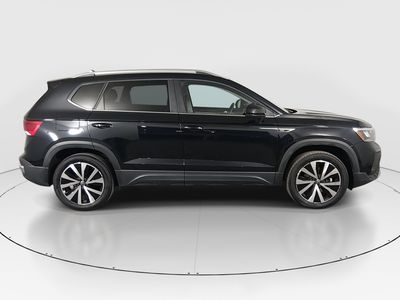 2024 Volkswagen Taos - Photo 8