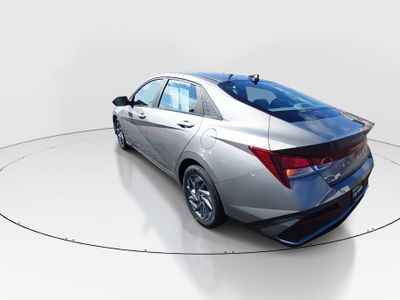 2024 Hyundai Elantra - Photo 5