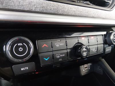 2024 Jeep Compass - Photo 17