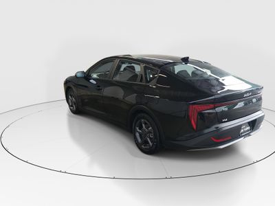 2025 Kia K4 - Photo 5