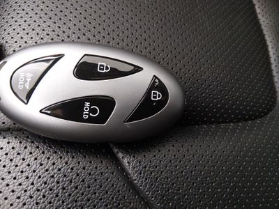 2024 Hyundai Elantra — photo 15 view