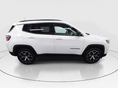 2024 Jeep Compass - Photo 8