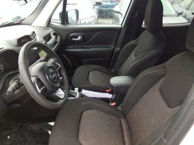 2023 Jeep Renegade - Photo 14