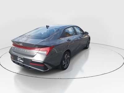2025 Hyundai Elantra - Photo 7