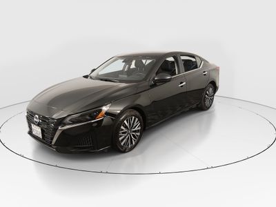 2025 Nissan Altima - Photo 3