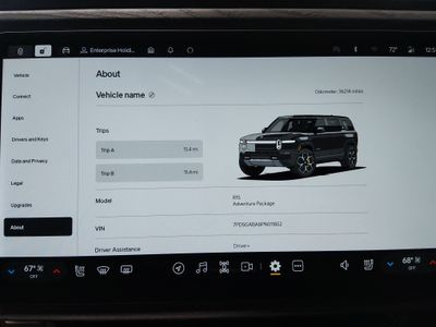 2023 Rivian R1S - Photo 14