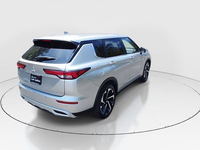 2024 Mitsubishi Outlander — photo 7 view