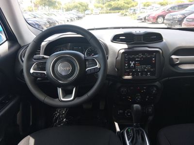 2023 Jeep Renegade - Photo 12