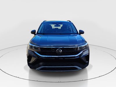 2024 Volkswagen Taos - Photo 2