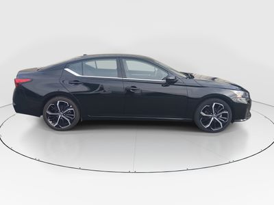 2024 Nissan Altima — photo 8 view