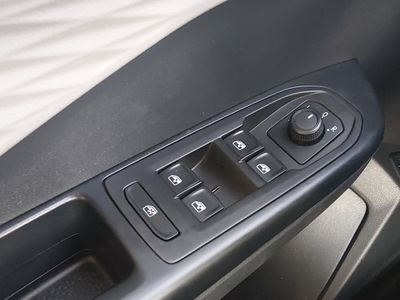 2024 Volkswagen Taos - Photo 17