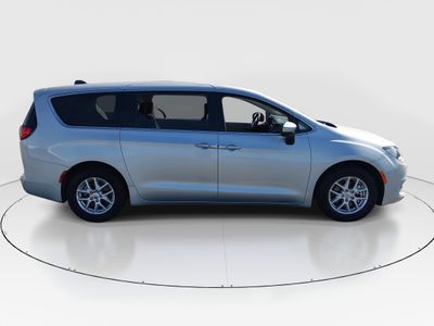 2023 Chrysler Voyager - Photo 8