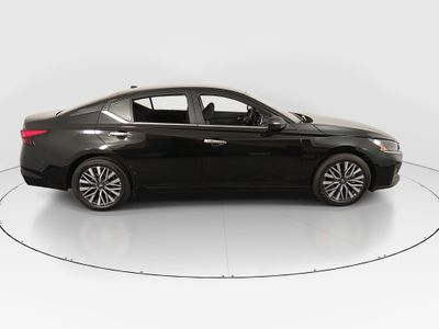 2025 Nissan Altima - Photo 8