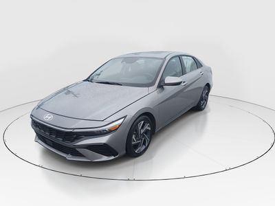 2025 Hyundai Elantra - Photo 3