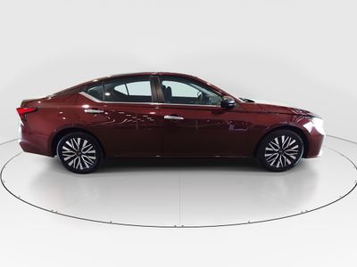 2024 Nissan Altima - Photo 8